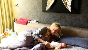 Vendula Pizingerová šokovala záberom z postele! Nebojí sa TAKTO nechať svoje mesačné bábo?!