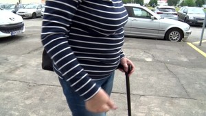 Vydával sa za bývalého kolegu a chcel ju okradnúť. Prezradil ho pokazený chrup