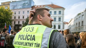 Polícia na pochode. Rešpektujte všetky výzvy hliadok