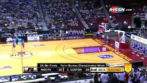 Poprel zákony fyziky! Horúci zemiak takmer cez celé ihrisko!