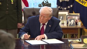 Trump v koncoročnom prejave chválil úspechy a upokojoval Američanov