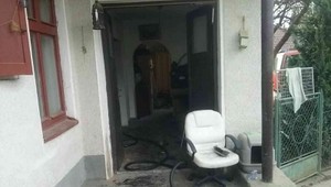 NAKA už prevzala vyšetrovanie požiaru rodinného domu v Lednických Rovniach. Zatkla podozrivého z dvojnásobnej vraždy