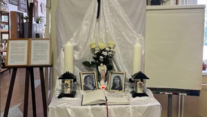 Prešiel rok od tragického útoku na gymnáziu v Spišskej Starej Vsi. Rozsudok ešte nepadol