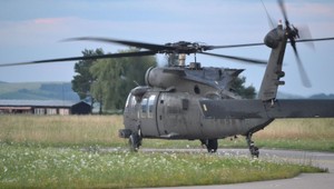 Čierne jastraby na slovenskom nebi. V Prešove pristáli ďalšie dva vrtuľníky typu Black Hawk