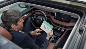 Manažéri na Slovensku odrobia z auta až štvrtinu svojho pracovného času, ukázal reprezentatívny prieskum