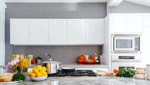 Zbavte MIKROVLNKU špiny a zápachu: Extra rýchly TRIK bez chémie!