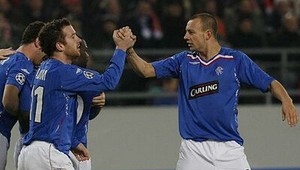 Rangers oslavujú 53. škótsky titul, tréner Smith po deviatykrát majstrom