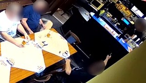Popíjanie v bare sa skončilo streľbou. Incident, ktorý začal cigaretou, môže muža poslať na 8 rokov za mreže