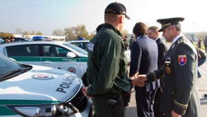 Slovenskí policajti idú pomáhať, 25 mužov zákona odchádza do Macedónska