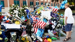 V Dallase strieľal na policajtov len jeden človek, tvrdia vyšetrovatelia