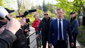 Maďarsko pozná nové rozloženie síl. Finálne výsledky pripísali strane Tisza 141 poslancov