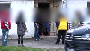 Polícia odhalila rodinný biznis s drogami, "perník" distribuovala 15-ročná Chantal