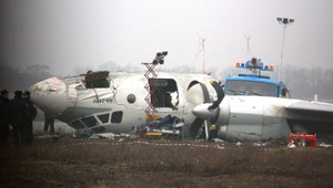 Pád lietadla si vyžiadal 5 mŕtvych. Motor zlyhal pri pristávaní