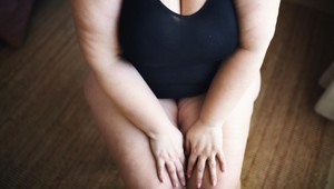 Návaly tepla a nočné potenie v menopauze? Tieto príznaky zvyšujú riziko srdcových ochorení, tvrdí štúdia