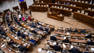 Poslanci dali zelenú uzneseniu Záborskej a Andrejuvovej proti EÚ, odsúdili násilie na ukrajinských ženách a deťoch