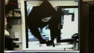 Hrdinka z kaviarne. Zlodeja ovalila termoskou