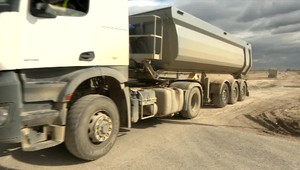 Od koho a za koľko vykupovali pozemky pod diaľnicou. Možno sa to čoskoro dozvieme