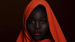 Kráľovná temna: Opýtali sa jej, či by si za 10 tisíc vybielila kožu