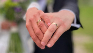 A je pod čepcom! Speváčka Sima Martausová sa potajomky vydala za známeho moderátora!