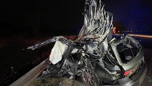 Ďalšia tragická nehoda pri Tornali: Na R2 sa zrazilo osobné auto s kamiónom, vodič auta je mŕtvy