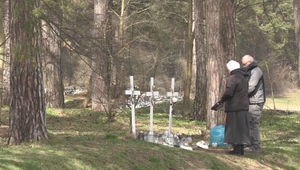 Pred rokom zomreli pri tragédii autobusu tri dievčatá. Mesto vybuduje bezpečný chodník