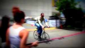 Chára (36) zarába milióny, do práce chodí na bicykli