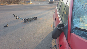 Počet nehôd na e-kolobežkách rastie. Polícia apeluje na dodržiavanie predpisov