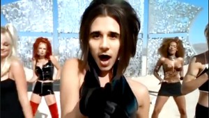 Celá mama?! Brooklyn Beckham vyrazil dych, keď sa ukázal v klipe ako Posh Spice!