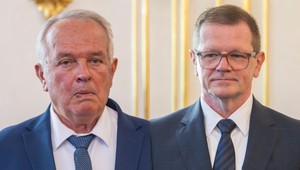 Prezident vymenoval nových veľvyslancov. Medzi nimi aj Kmeca a Radačovského