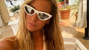 Cibulková sa nevie vzdať „babkovských“ plaviek: Domča, tento strih ti ozaj nesvedčí!