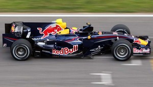 Majiteľ tímu Red Bull sa tešil aj napriek zbabranej hymne pre víťaza