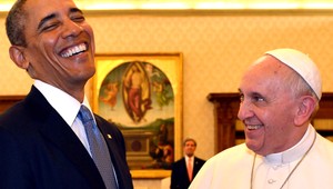 Obama prvýkrát navštívil pápeža. Pozrite sa, čím ho obdaroval