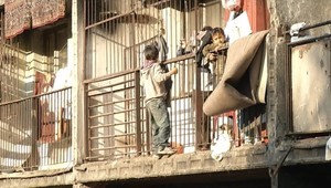 Na spidermana z Luníka IX boli policajti krátki