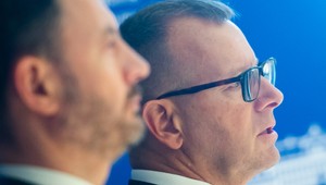 Ukrajine pomáhame a pomáhať budeme, tvrdí vládna garnitúra. Opozícii prekáža posielanie zbraní