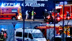 Paríž sa pomaly spamätáva z krvavých útokov