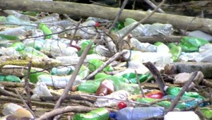 Obľúbené dovolenkové miesto Slovákov musia vyčistiť. Domaša je plná rôzneho odpadu