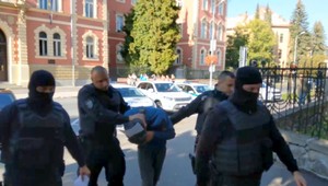 Muža obvineného z úkladnej vraždy poslanca zobrali do väzby