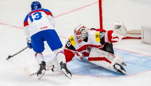 Ospravedlnenie po zápase s Rakúskom. Rozhodcovia prišli za trénerom Országhom