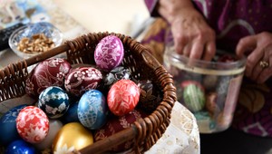 Chystáte sa zdobiť veľkonočné vajíčka? Skúste použiť vŕtačku