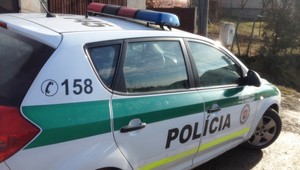 Šialená naháňačka po Lučenci. Padli aj varovné výstrely