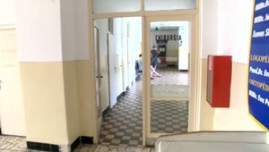 Lekárka a jej syn, ktorí napadli lekára, ostanú vo väzbe