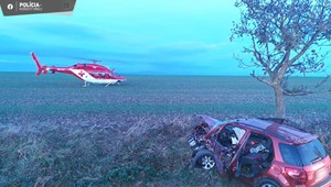 Prešiel do protismeru a čelne sa zrazil s ďalšími dvomi vozidlami. Hlásia zranených