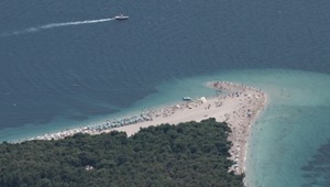 Slováka zadržali v Chorvátsku: Muž mal tajne natáčať nahé deti