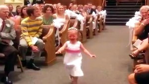 VIDEO. Čakal na nevestu, prišlo uplakané dievčatko...