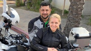 Láska hory prenáša a tu je dôkaz: Gesto Pariškovej manžela vás dojme k slzám