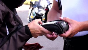 Polícia SR: Matka roka. Opitá sadla za volant a viezla dve deti