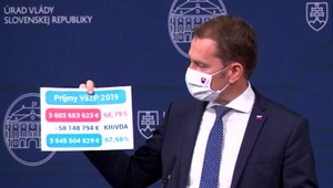 Premiér vyzýva súkromné zdravotné poisťovne do boja. Pravidlá prerozdeľovania peňazí by sa mali zmeniť