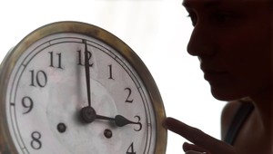 Nezabudnite si prestaviť hodinky. V noci sa posúva čas