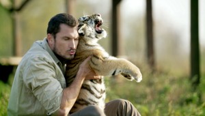 Nakrúcanie v Afrike bolo nebezpečné, tiger Koleníka drasticky zranil