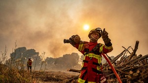 Peklo na juhu Francúzska: Najväčší požiar za 80 rokov si vyžiadal prvé obete